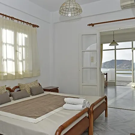 Hara Studios And Aparthotel