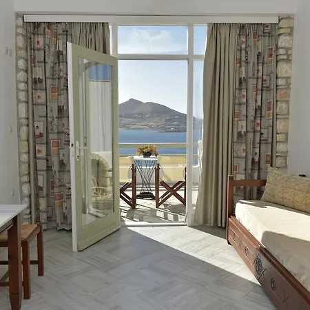 Hara Studios And 3* Naousa (Paros)