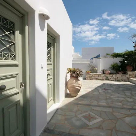 Hara Studios And 3* Naousa (Paros)