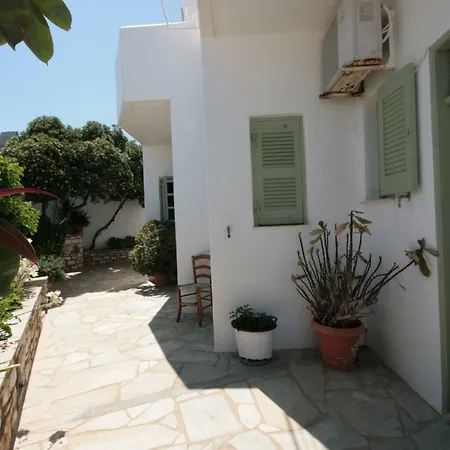 Hara Studios And Aparthotel