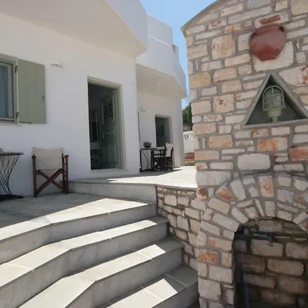Hara Studios And 3* Naousa (Paros)
