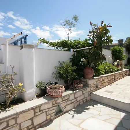 Hara Studios And 3* Naousa (Paros)