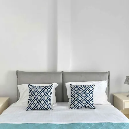 Hara Studios And 3* Naousa (Paros)