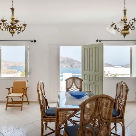 Hara Studios And 3* Naousa (Paros)