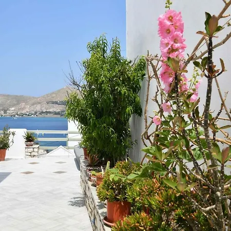 Hara Studios And 3* Naousa (Paros)