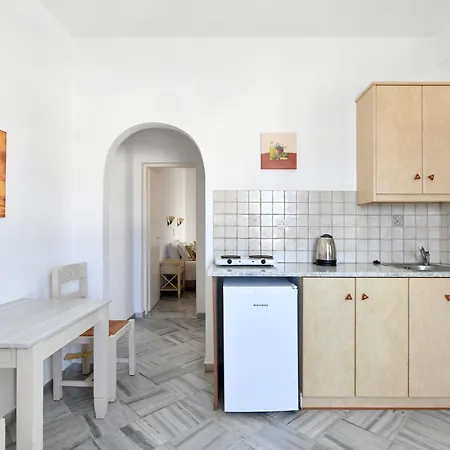 Hara Studios And Aparthotel 3*