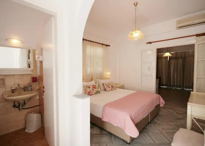 Apartmanhotel Hara And 3*